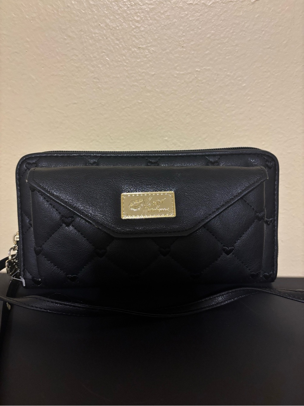 Betsey Johnson Black wallet with strap - Picture 1 of 6